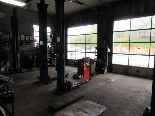 More Photos Of 51 Summer St, Worcester Auto Repair For Sale