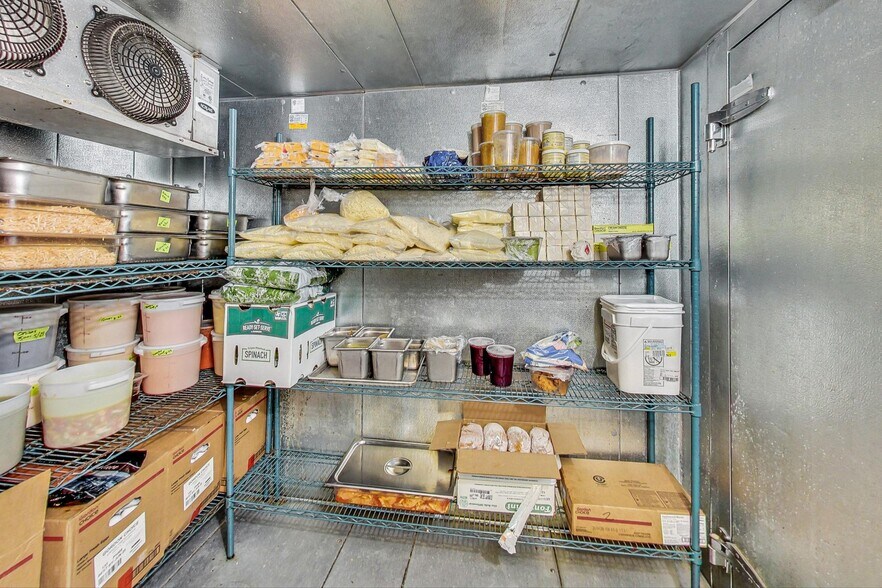 More Photos Of 1359 N Milwaukee Ave, Chicago Restaurant For Sale