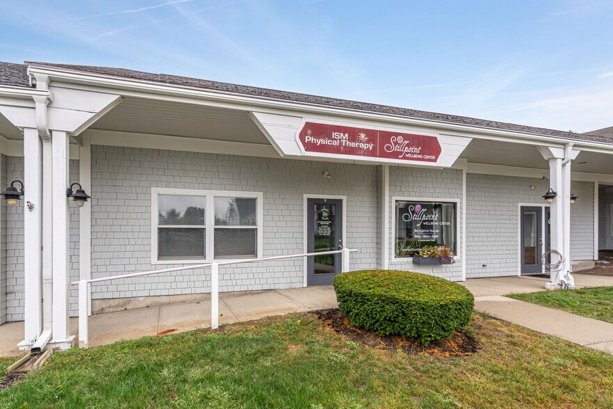 More Photos Of 29 Lafayette Rd, North Hampton Storefront Retail Office For Lease