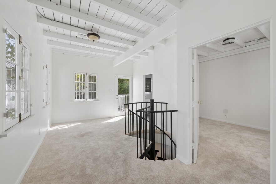 More Photos Of 4526 Wilshire Blvd, Los Angeles Office Residential For Sale