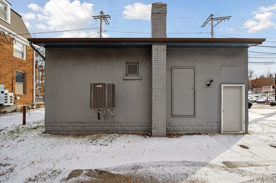 More Photos Of 2404 Saw Mill Run Blvd, Pittsburgh Storefront For Sale