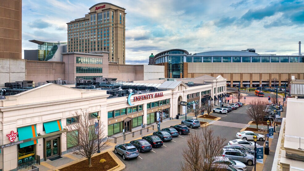 More Photos Of 32 Front St, Hartford Unknown For Lease