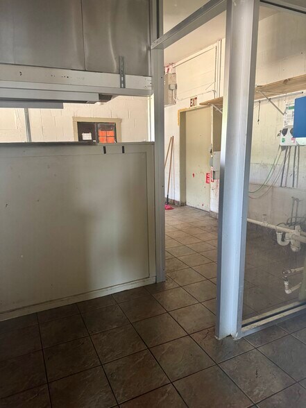 More Photos Of 200 Cecilia St, Alice Convenience Store For Sale
