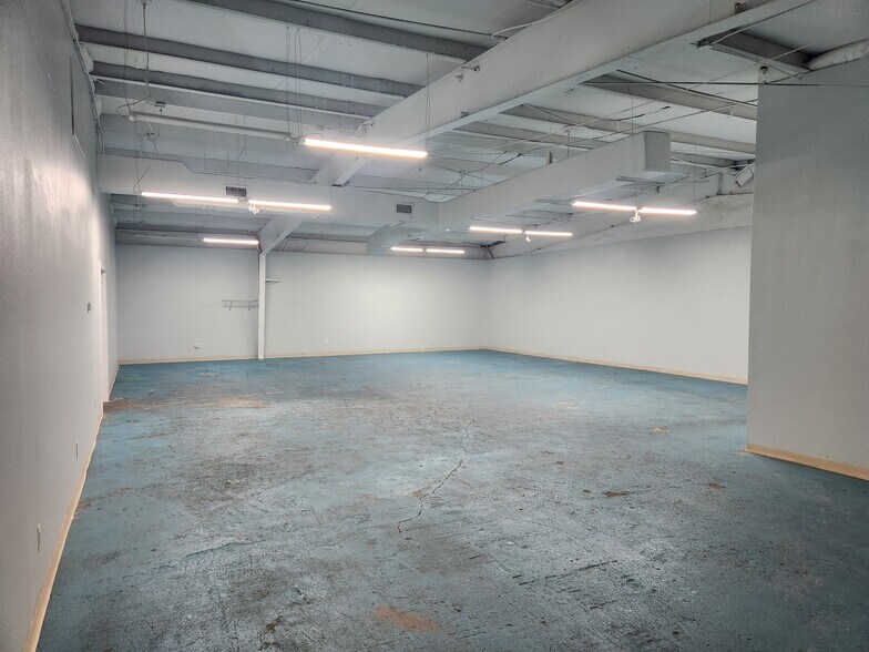 More Photos Of 17610 Hufsmith Kohrville Rd, Tomball Industrial For Lease