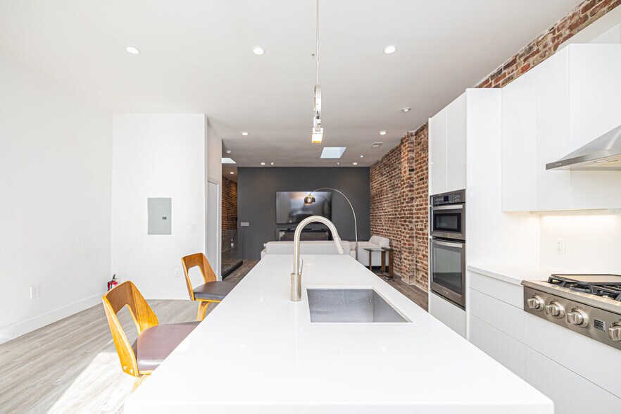 More Photos Of 1006-1008 Sutter St, San Francisco Storefront Retail Residential For Sale