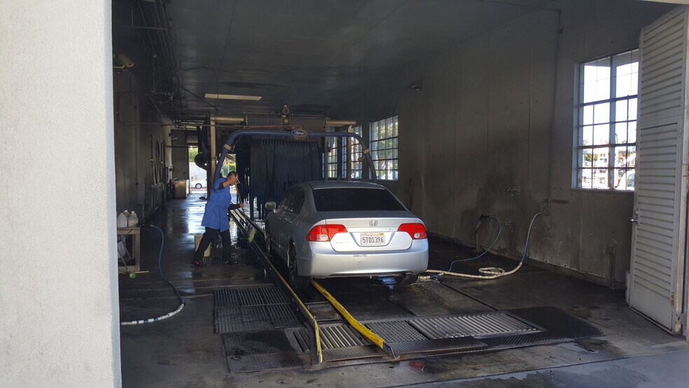 More Photos Of 13800 Roscoe Blvd, Panorama City Carwash For Sale