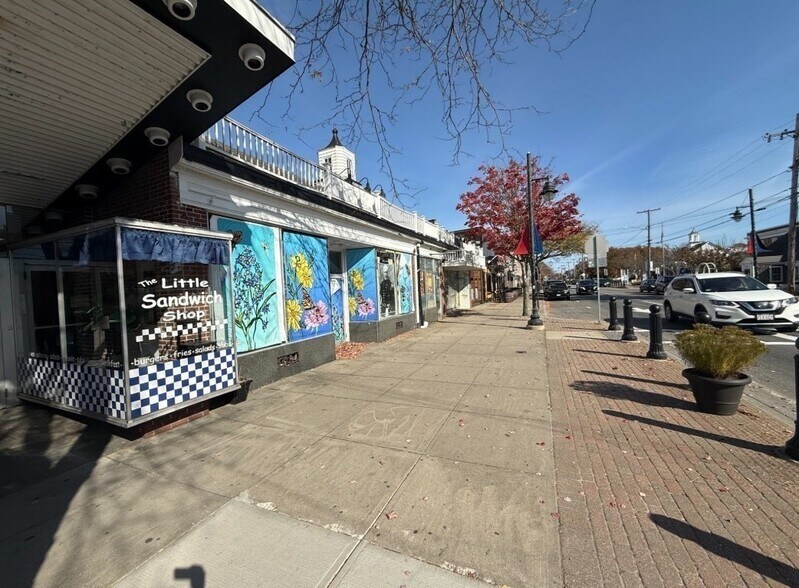 More Photos Of 426-428 Main St, Hyannis Storefront For Lease