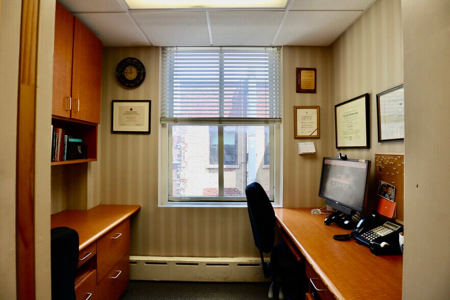 More Photos Of 121 E 60th St, New York Medical For Sale