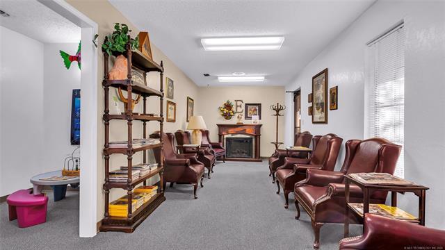 More Photos Of 2400 N Commerce St, Ardmore Storefront For Sale