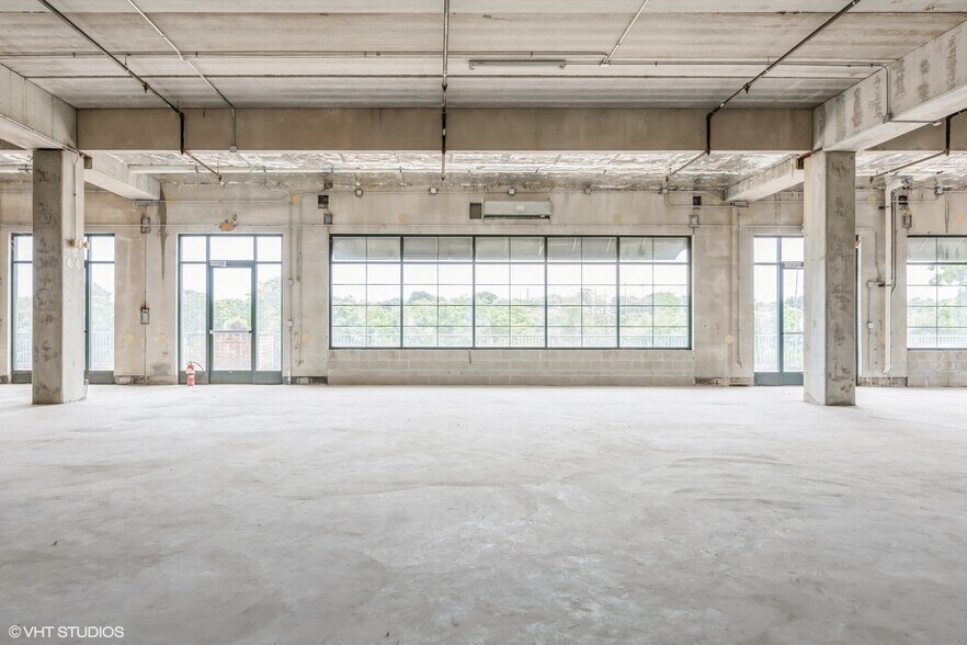 More Photos Of 160 S River St, Aurora Apartments For Sale