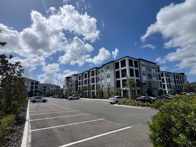 More Photos Of 13135 Kings Lake Dr, Gibsonton Medical For Lease