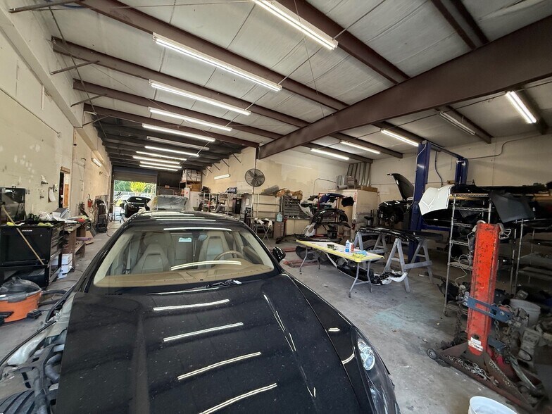 More Photos Of 5508 Benchmark Ln, Sanford Warehouse For Sale