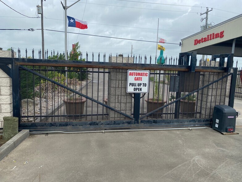 More Photos Of 3902 Highway 146 N, Texas City Marina For Sale
