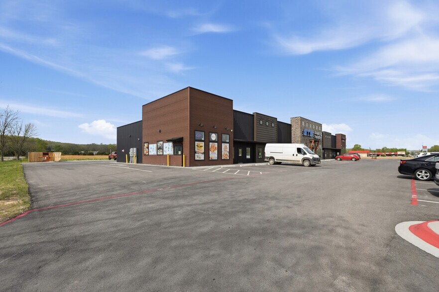 More Photos Of 2355 Center St, Fayetteville Storefront For Lease