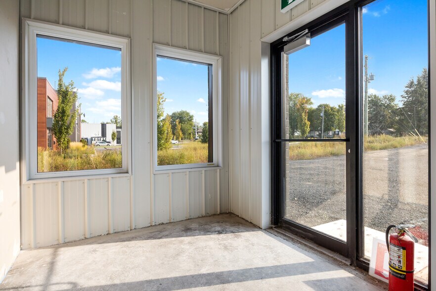 More Photos Of 523 Rang 3E, Saint-jean-sur-richelieu Land For Lease