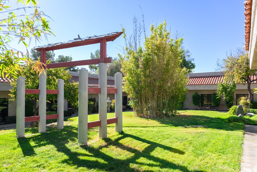 More Photos Of 500 S Rancho Dr, Las Vegas Loft Creative Space For Sale