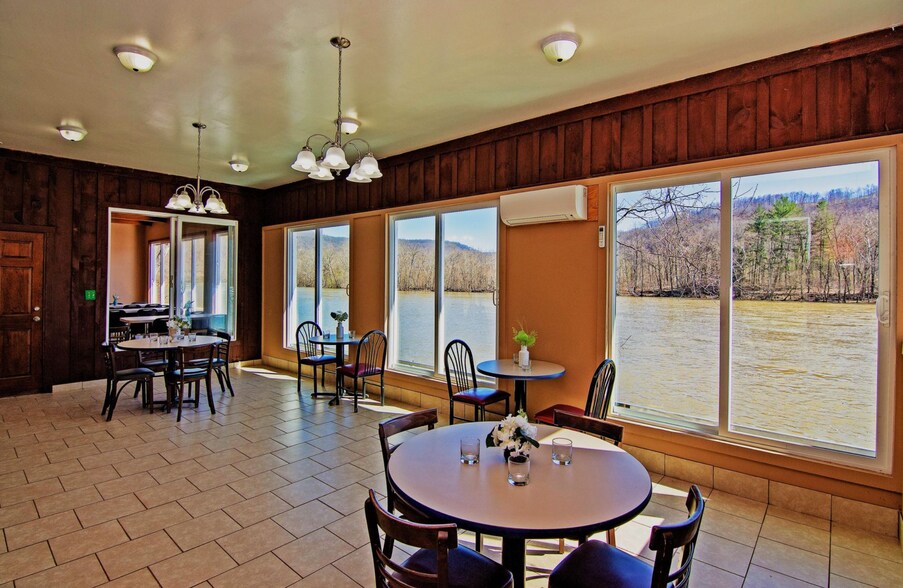 More Photos Of 846 Hinton Bypass Byp, Hinton Restaurant For Lease