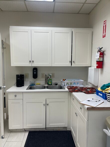 More Photos Of 230 E Spruce Ave, Inglewood Freestanding For Sale