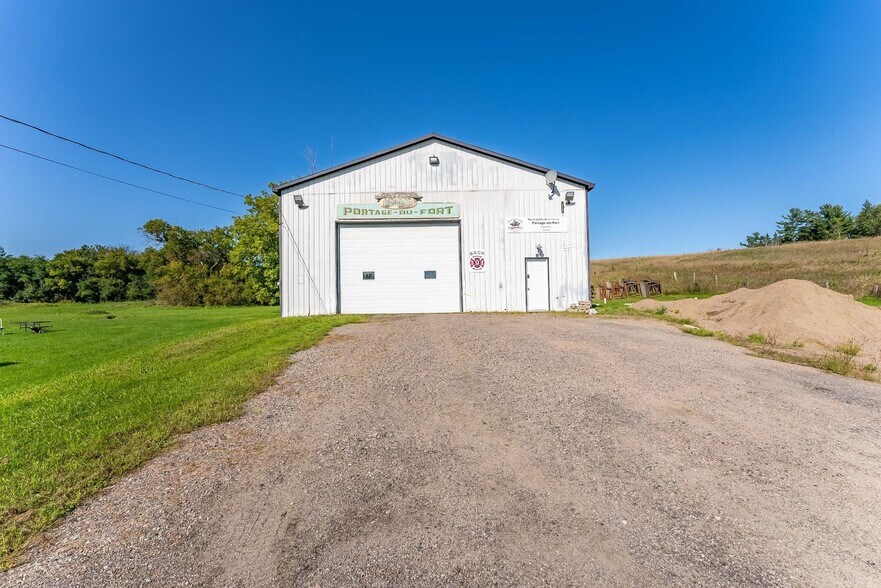 More Photos Of 18 Rue De Clarendon, Portage-du-fort Warehouse For Sale