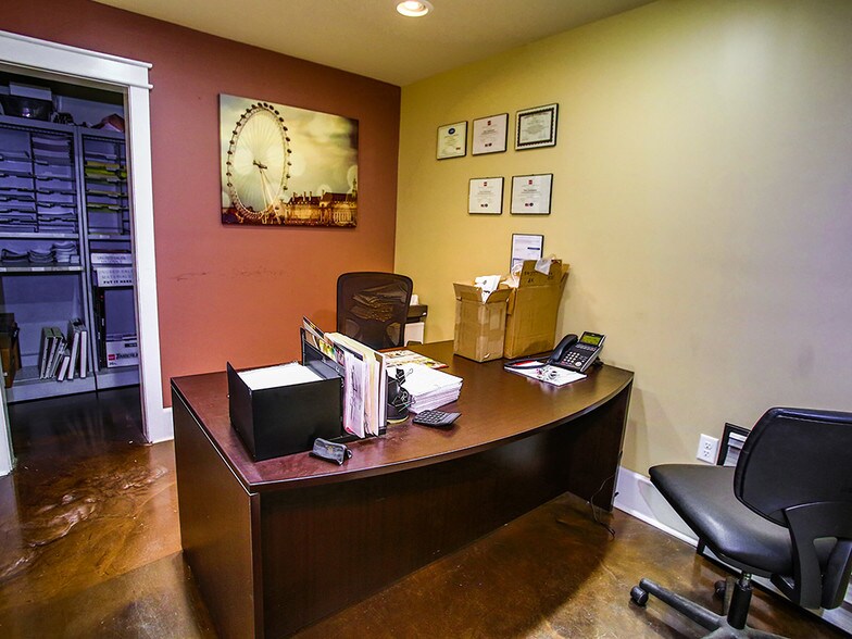 More Photos Of 42 Windsor Hwy, New Windsor Township Storefront Retail Office For Lease