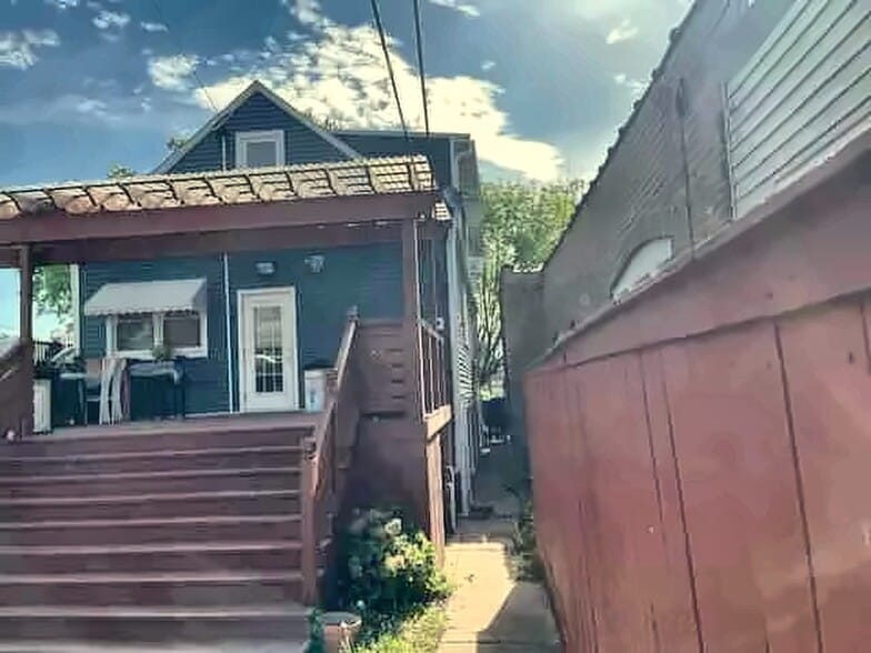 More Photos Of 2948 N Narragansett Ave, Chicago Apartments For Sale