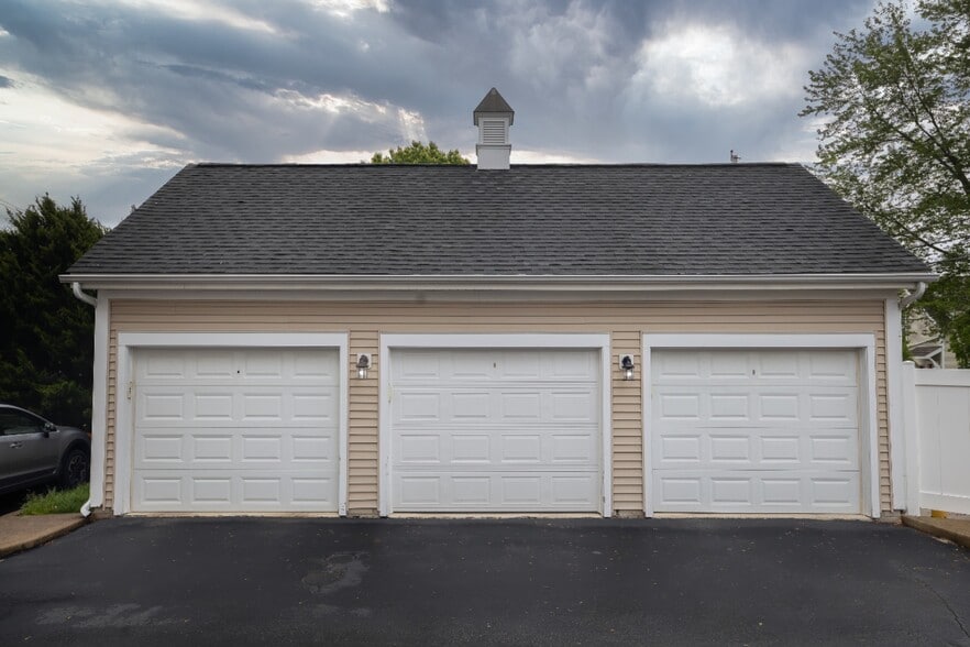 More Photos Of 1753-1791 Drayton Park Court, Columbus Multifamily For Sale