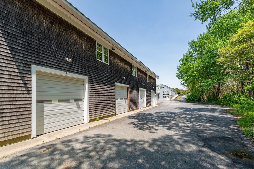 More Photos Of 31 Meetinghouse Rd, South Chatham Office For Sale