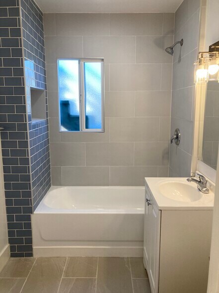 More Photos Of 2415 E 7th St, Long Beach Apartments For Sale