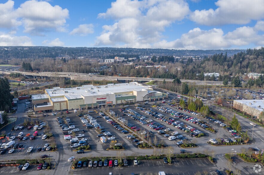 More Photos Of 17667 NE 76th St, Redmond Supermarket For Sale