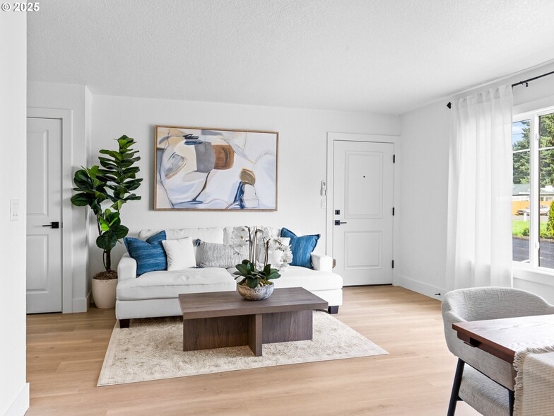 More Photos Of 10701 NE 59th St, Vancouver Apartments For Sale