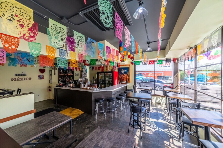 More Photos Of 2940 SW Avalon Way, Seattle Storefront Retail Residential For Sale