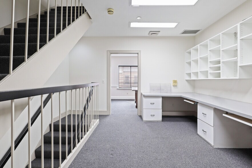 More Photos Of 115 Oronoco St, Alexandria Office For Lease