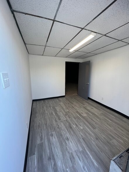 More Photos Of 902-924 S Peak St, Dallas Flex For Sale