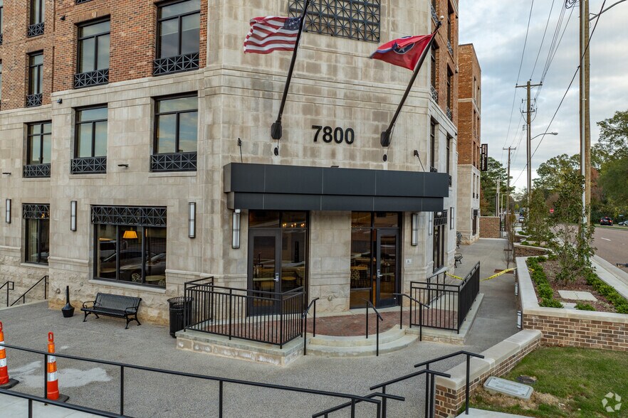 More Photos Of 7800 Neshoba Rd, Germantown Hotel For Lease
