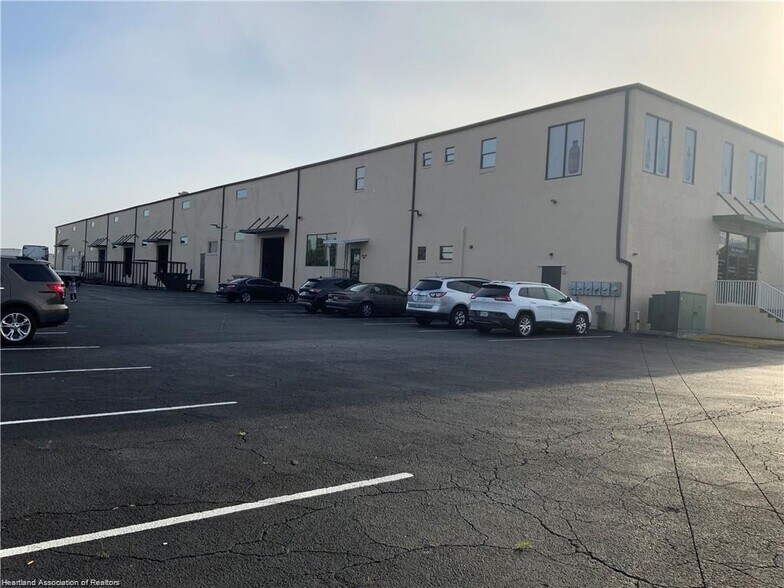 More Photos Of 110 W Interlake Blvd, Lake Placid Warehouse For Lease
