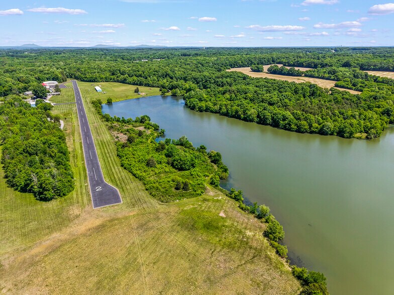 More Photos Of 249 Gilbert Rd, Mocksville Airport For Sale