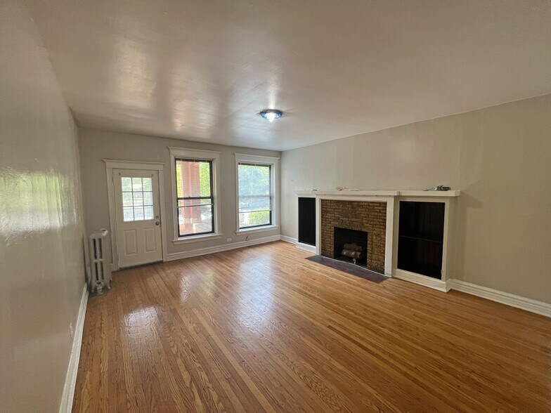 More Photos Of 5847-5849 S Michigan Ave, Chicago Apartments For Sale