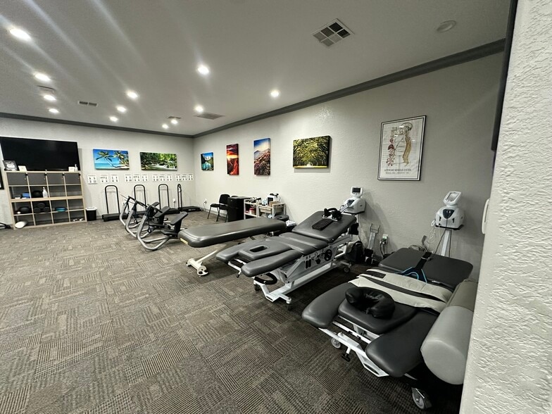 More Photos Of 2018 Broadway St, Pearland Office For Lease