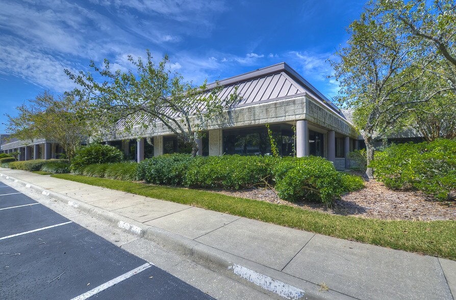 More Photos Of 8507 Benjamin Rd, Tampa Unknown For Lease