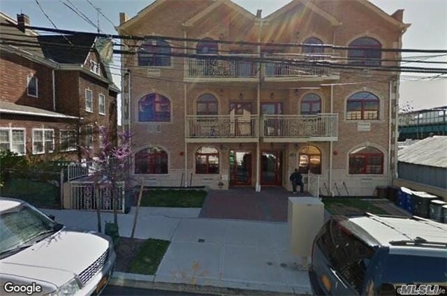 More Photos Of 710-712 E 220th St, Bronx Apartments For Sale