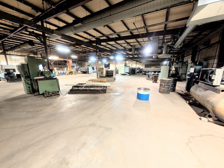 More Photos Of 1469 US Highway 59, Moran Manufacturing For Sale