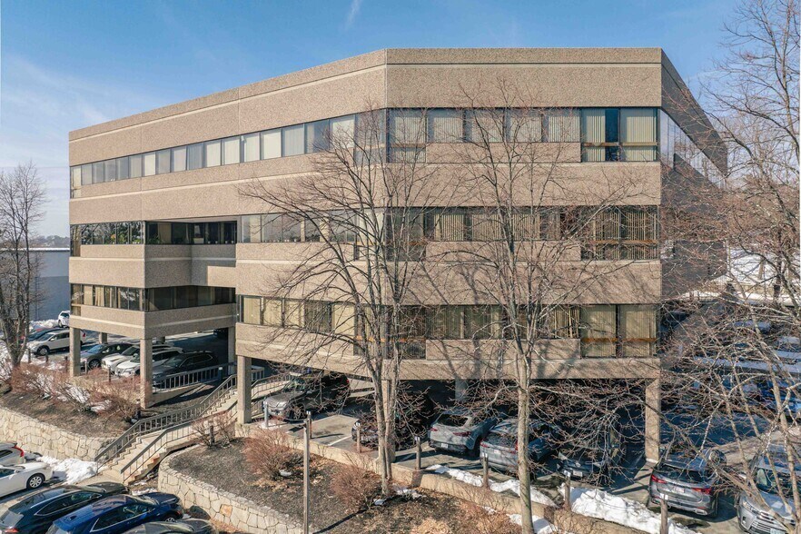 More Photos Of 91 Montvale Ave, Stoneham Office For Sale
