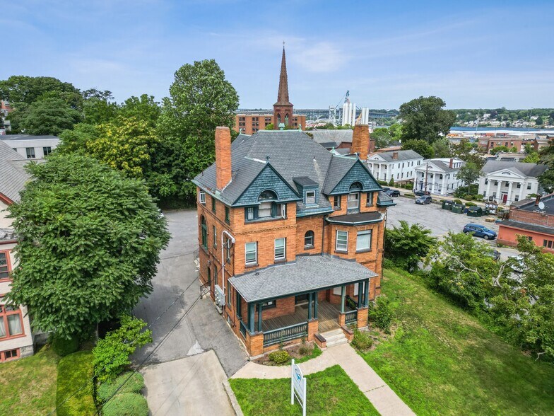 More Photos Of 27 Broad St, New London Office Residential For Sale