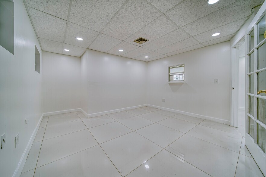 More Photos Of 1225 NE 162nd St, North Miami Beach Medical For Lease