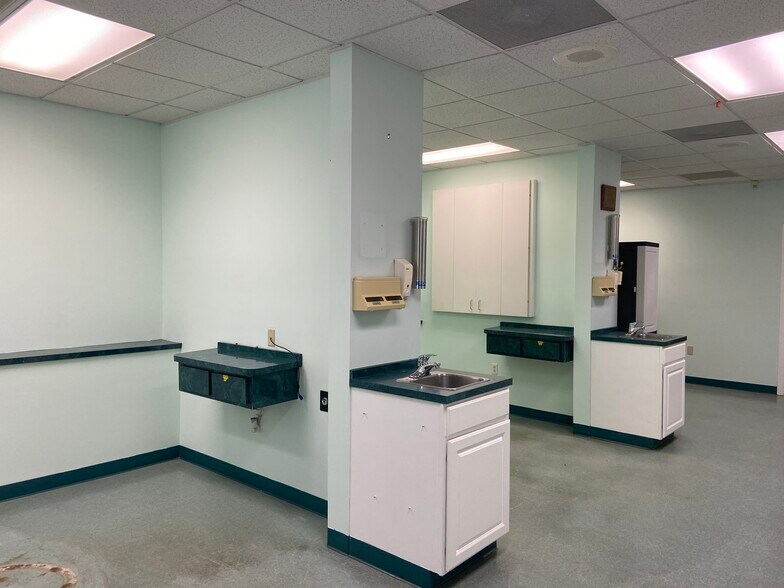 More Photos Of 4001 Confederate Point Rd, Jacksonville Medical For Lease