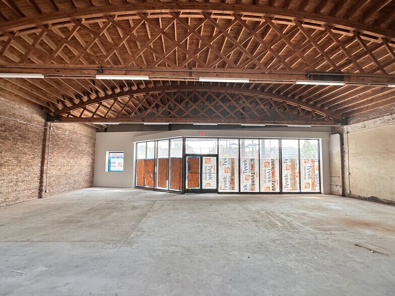 More Photos Of 10 S Park Ave, Lombard Storefront For Lease