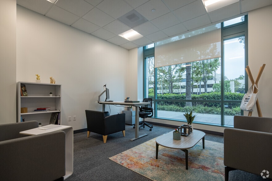More Photos Of 2450 Colorado Ave, Santa Monica Coworking Space