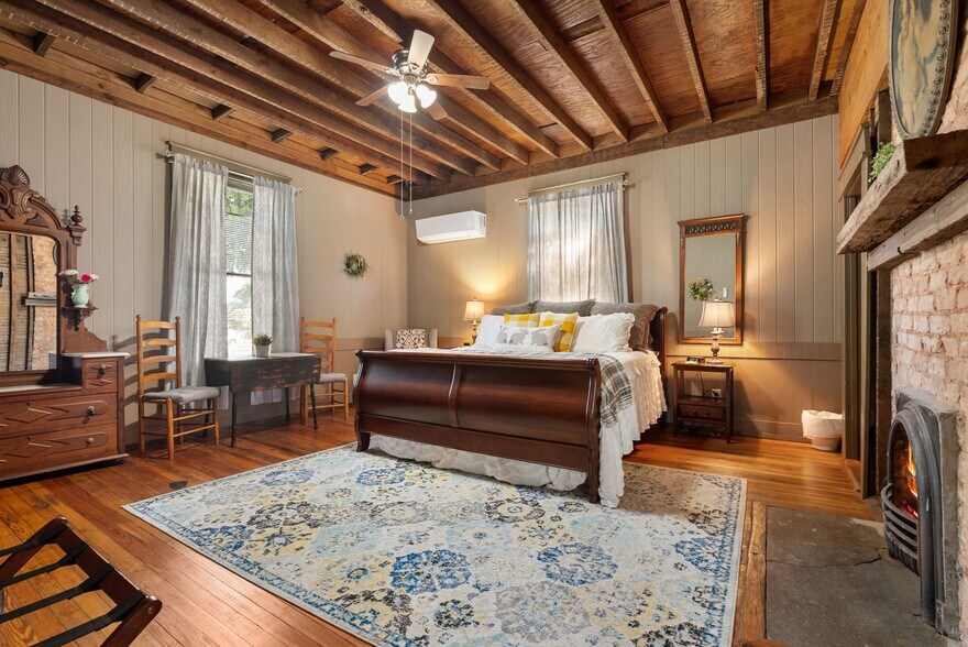 More Photos Of 207 W 2nd Ave, Easley Hospitality For Sale