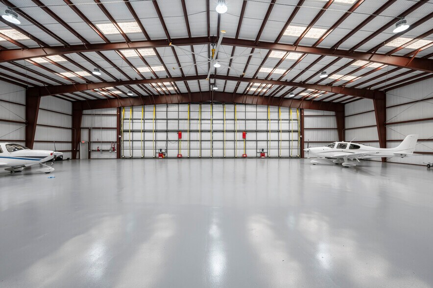 More Photos Of 1438 Airport Blvd, Mesquite Specialty For Sale