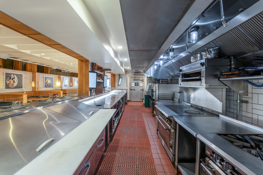 More Photos Of 3131 University Ave, San Diego Restaurant For Lease